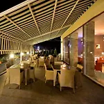 Tustan Hotell