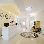 Tustan Hotell
