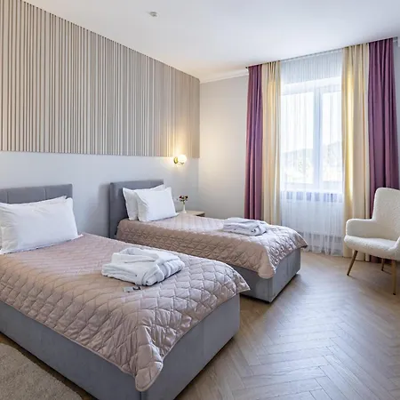 Tustan Hotel 4*