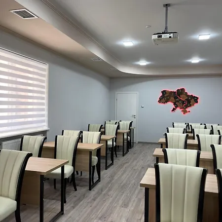 Tustan Hotel 4*