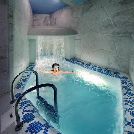 Hotel Tustan 4*