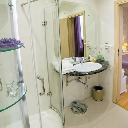 Tustan Hotel Skhidnytsia