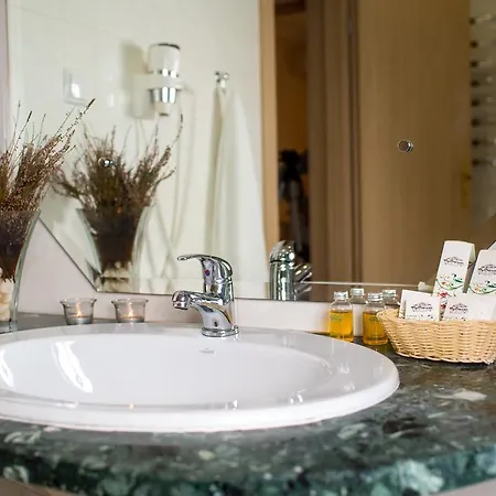 тустань Отель Сходница