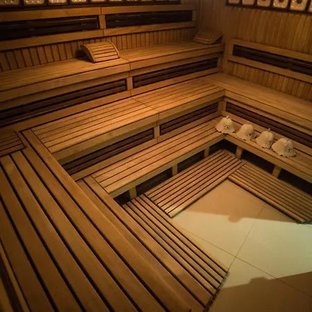 тустань Отель Сходница