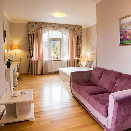 Tustan Hotel