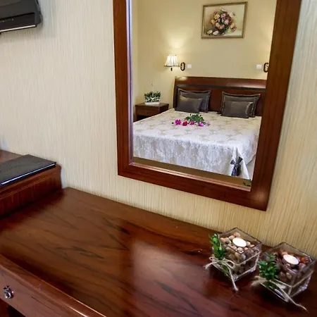 Tustan Hotel