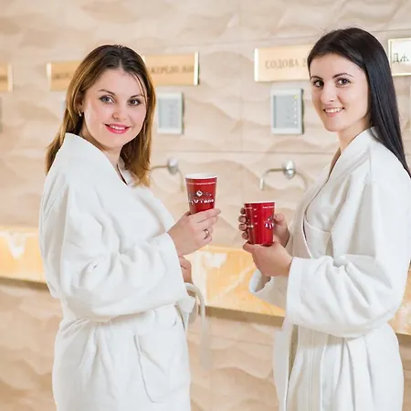 Отель тустань 4*